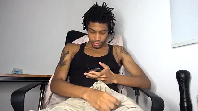 Snapshot of Skinnyblackman chatting on 5, 6, 2026 Skinnyblackman online show from 5, 6, 2026