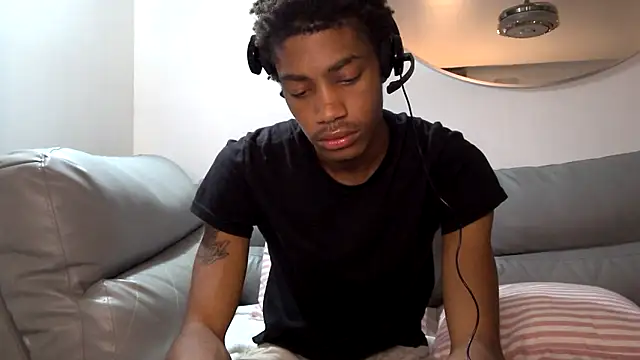 Snapshot of Skinnyblackman chatting on 10, 10, 2025 Skinnyblackman online show from 10, 10, 2025