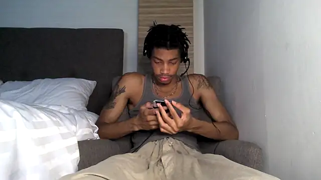 Snapshot of Skinnyblackman chatting on 7, 5, 2026 Skinnyblackman online show from 7, 5, 2026