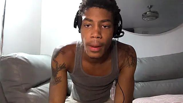 Snapshot of Skinnyblackman chatting on 13, 10, 2025 Skinnyblackman online show from 13, 10, 2025