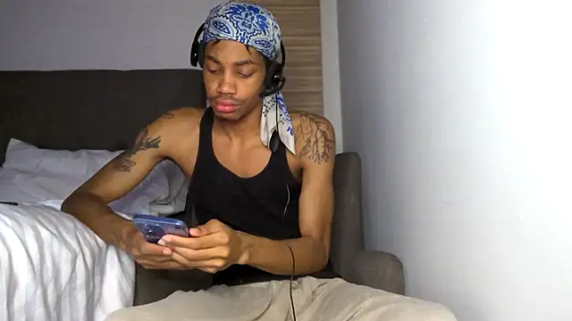 Snapshot of Skinnyblackman chatting on 2, 5, 2026 Skinnyblackman online show from 2, 5, 2026