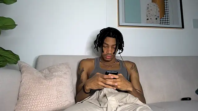 Snapshot of Skinnyblackman chatting on 2, 12, 2025 Skinnyblackman online show from 2, 12, 2025