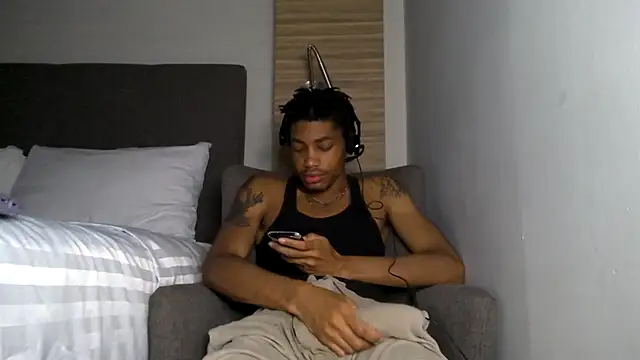 Snapshot of Skinnyblackman chatting on 6, 5, 2026 Skinnyblackman online show from 6, 5, 2026