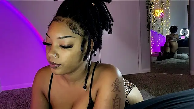 Snapshot of SheSoNastyy_21 chatting on 13, 10, 2025 SheSoNastyy 21 online show from 13, 10, 2025