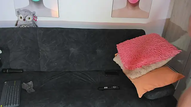 Amberbedoya  online show from 10, 2, 2025