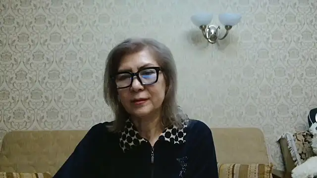 Elegant00Lady online show from 17, 12, 2025