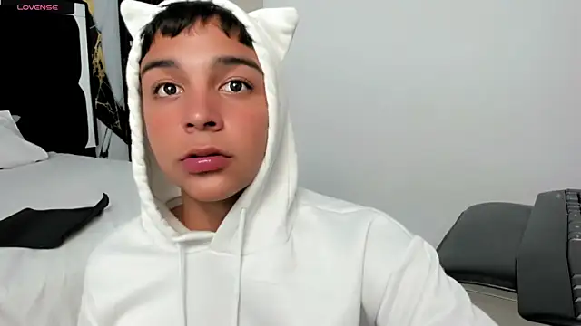 Snapshot of Seductivo_jr chatting on 17, 5, 2026 Seductivo jr online show from 17, 5, 2026