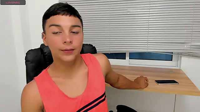 Seductivo jr online show from 4, 12, 2025