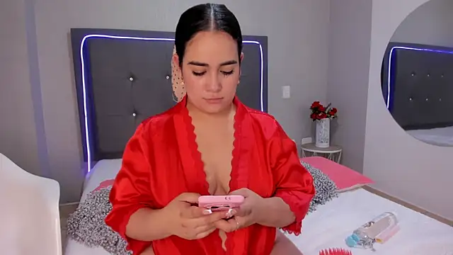 emma lye online show from 7, 10, 2025