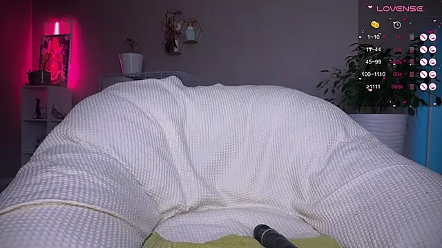 Snapshot of Tanya_Acid chatting on 9, 10, 2025 Tanya Acid online show from 9, 10, 2025