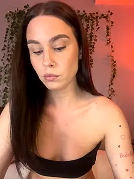 MiaNell online show from 23, 11, 2025