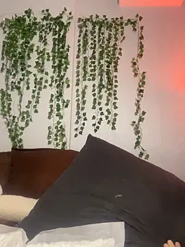 MiaNell online show from 20, 12, 2025