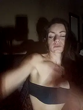 Missmesexycouple69 online show from 4, 3, 2026