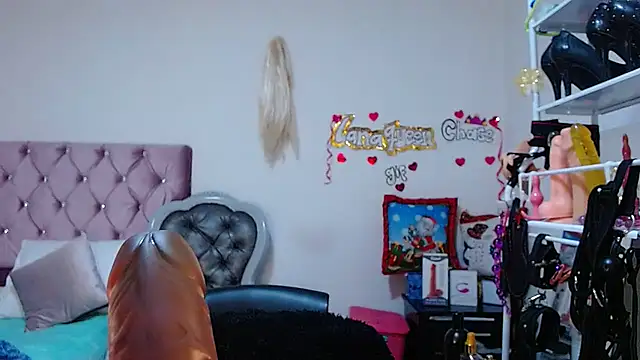 lanaqueen699 online show from 1, 12, 2025