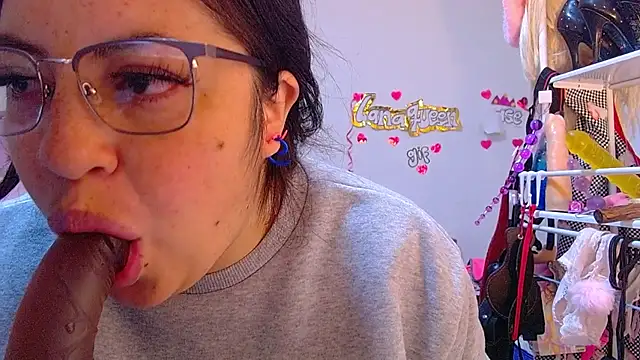 Snapshot of lanaqueen699 chatting on 4, 6, 2026 lanaqueen699 online show from 4, 6, 2026