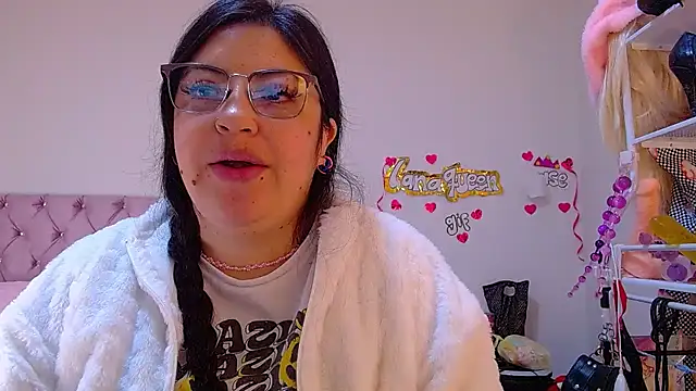 Snapshot of lanaqueen699 chatting on 9, 7, 2026 lanaqueen699 online show from 9, 7, 2026