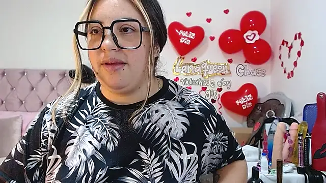 lanaqueen699 online show from 24, 2, 2025