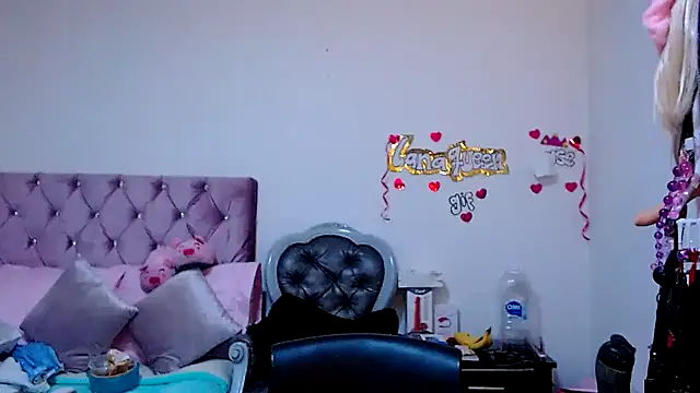 lanaqueen699 online show from 16, 4, 2026