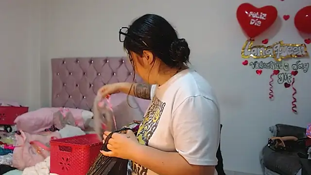 lanaqueen699 online show from 1, 3, 2025