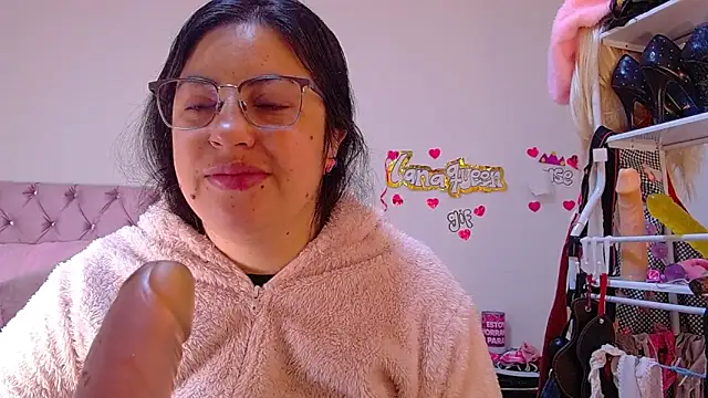 Snapshot of lanaqueen699 chatting on 9, 6, 2026 lanaqueen699 online show from 9, 6, 2026