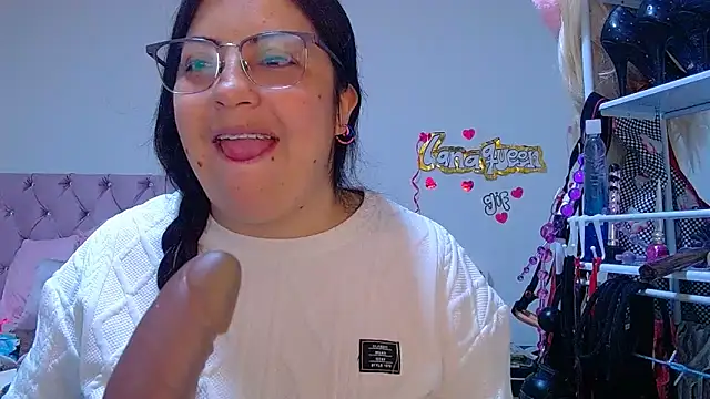 Snapshot of lanaqueen699 chatting on 13, 5, 2026 lanaqueen699 online show from 13, 5, 2026