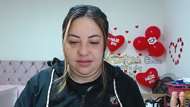 lanaqueen699 online show from 24, 2, 2025