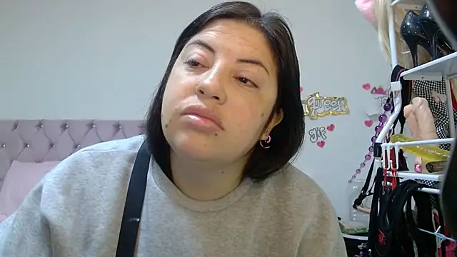 Snapshot of lanaqueen699 chatting on 5, 5, 2026 lanaqueen699 online show from 5, 5, 2026