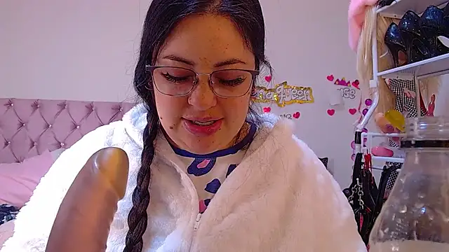 Snapshot of lanaqueen699 chatting on 25, 6, 2026 lanaqueen699 online show from 25, 6, 2026