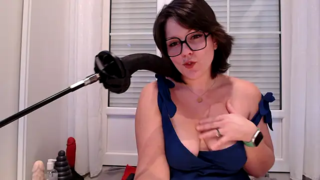 vagina02cam online show from 6, 1, 2025