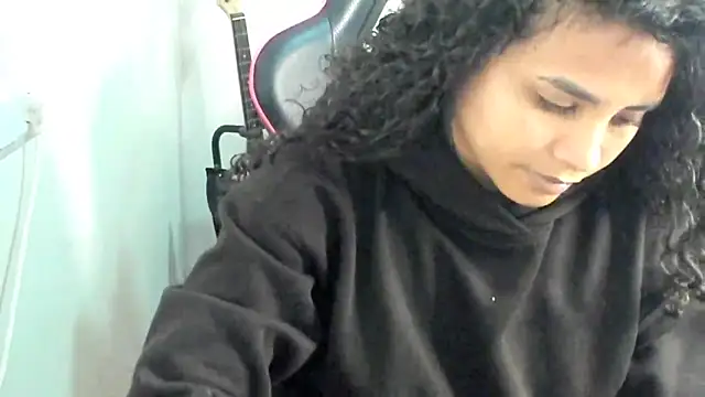Snapshot of Ama_music chatting on 8, 5, 2026 Ama music online show from 8, 5, 2026