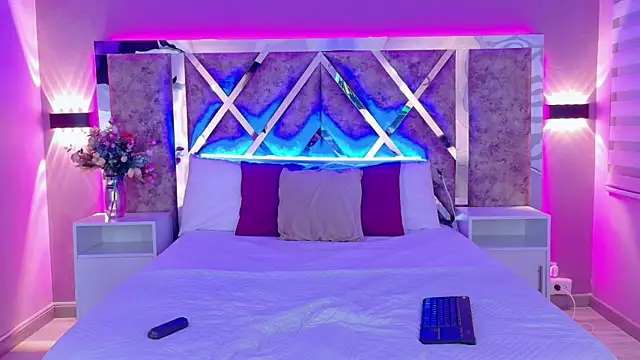 Larabrooks online show from 14, 4, 2026