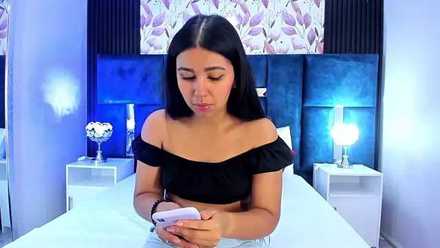 Larabrooks online show from 21, 4, 2026