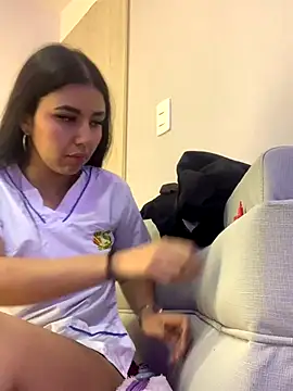 Larabrooks online show from 24, 11, 2025