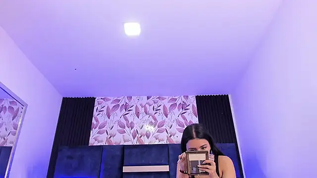 Larabrooks online show from 20, 2, 2025