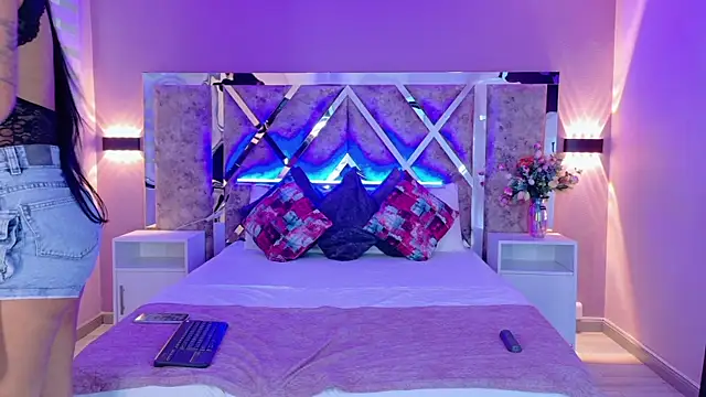 Larabrooks online show from 18, 4, 2026