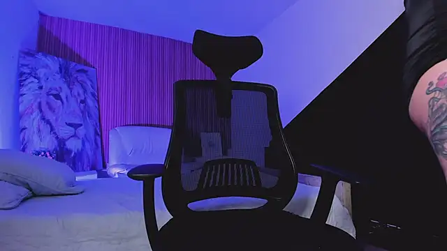 Melany Luv online show from 28, 10, 2025