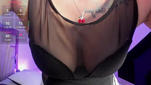 Melany Luv online show from 7, 11, 2025