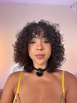 Snapshot of OSHUN_ chatting on 8, 2, 2026 OSHUN online show from 8, 2, 2026