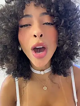 Snapshot of OSHUN_ chatting on 12, 7, 2026 OSHUN online show from 12, 7, 2026