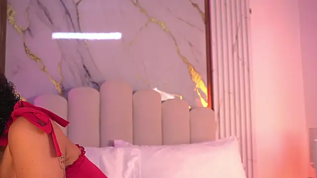 Snapshot of OSHUN_ chatting on 8, 1, 2026 OSHUN online show from 8, 1, 2026