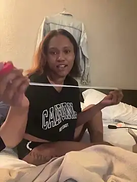 PrettyGal Tingz online show from 24, 1, 2025