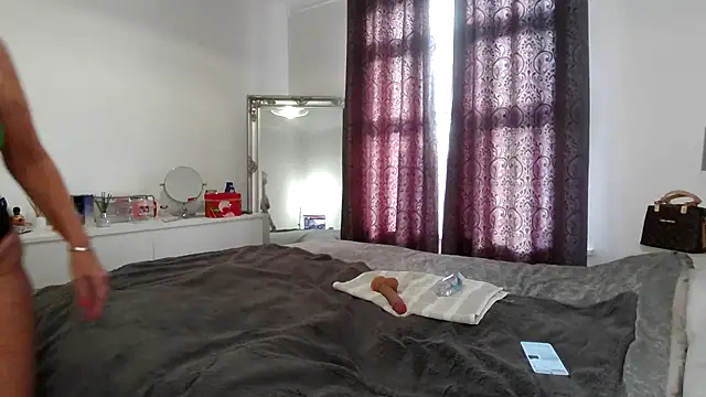 TanyaTaylor45 online show from 23, 11, 2025