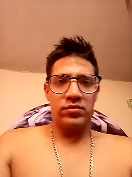 Snapshot of LiosArmando420 chatting on 11, 9, 2025 LiosArmando420 online show from 11, 9, 2025