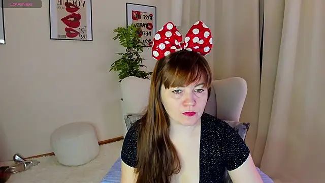 VanessaSmuth online show from 2, 12, 2025