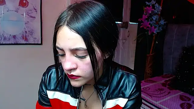 Violettasquirt online show from 8, 11, 2025