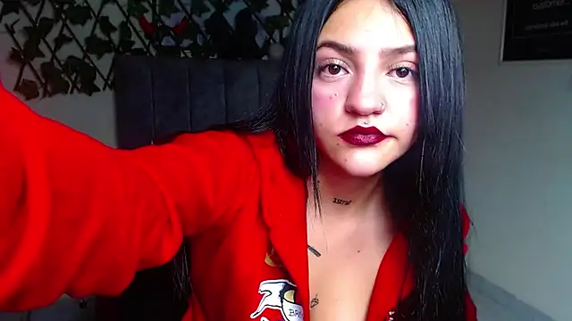 Snapshot of Violettasquirt chatting on 3, 6, 2026 Violettasquirt online show from 3, 6, 2026