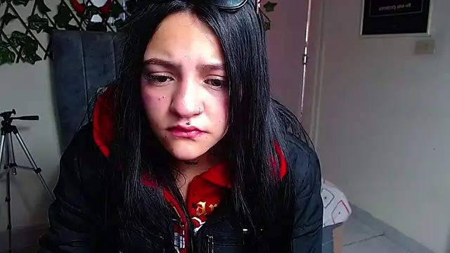 Violettasquirt online show from 11, 6, 2026