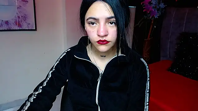 Violettasquirt online show from 12, 11, 2025