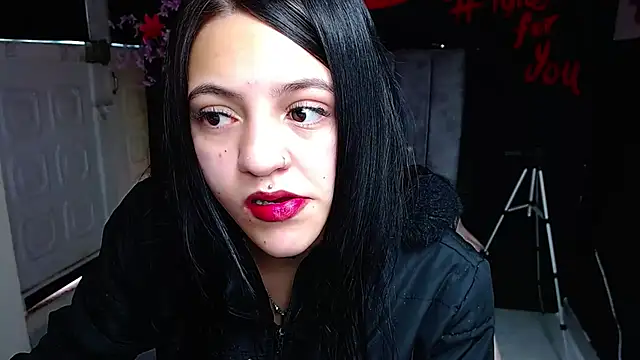 Violettasquirt online show from 3, 3, 2026