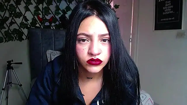 Snapshot of Violettasquirt chatting on 9, 6, 2026 Violettasquirt online show from 9, 6, 2026